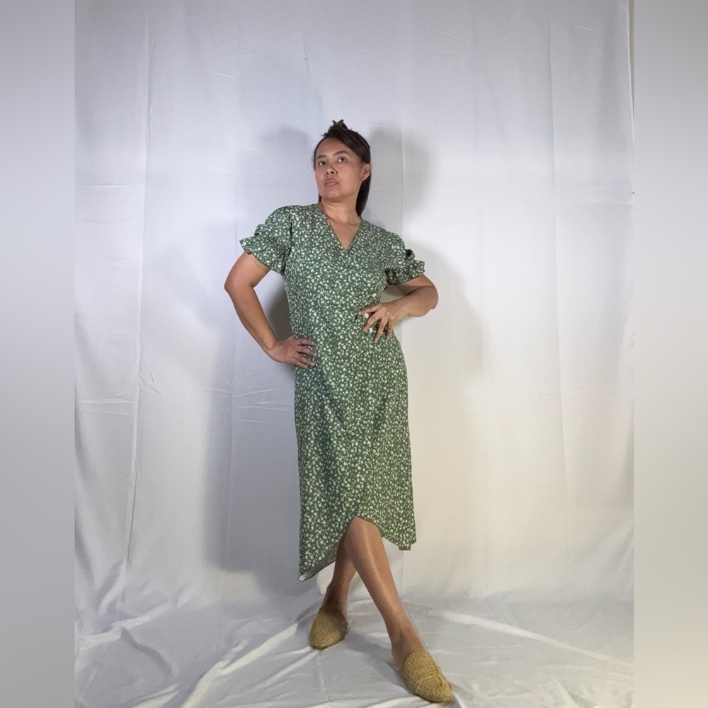 Chic Green Floral Midi Dress